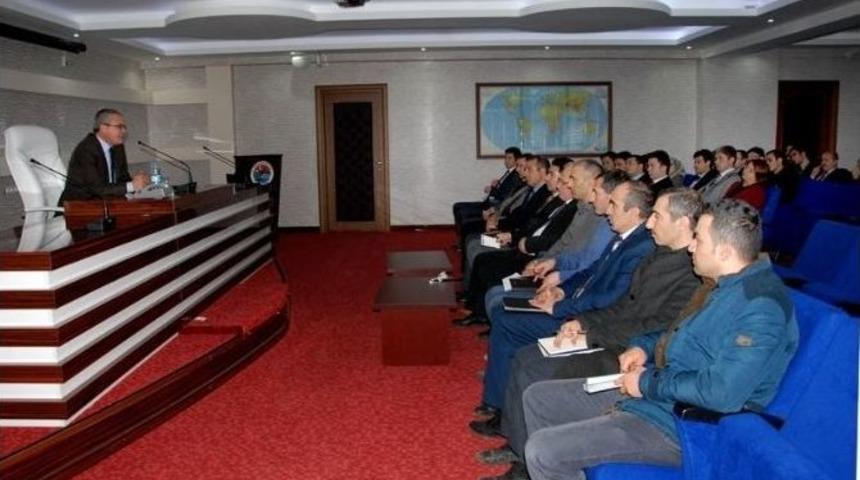 Vali Deniz, &Ccedil;evre Ve Şehircilik M&uuml;d&uuml;rl&uuml;ğ&uuml; İle İl &Ouml;zel İdaresi Y&ouml;netici Ve Kontrol&ouml;rleri İle Bir Araya Geldi