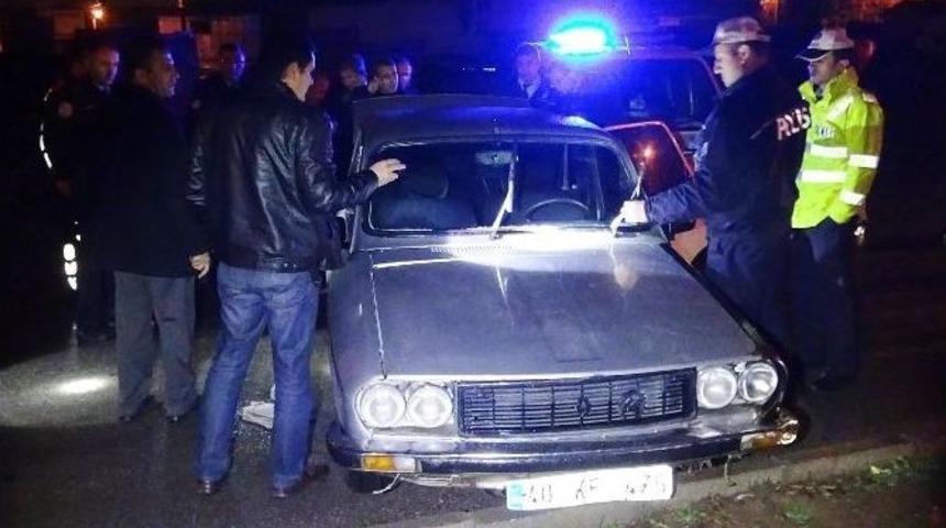 Kaçan Otomobilden Esrar Çıktı