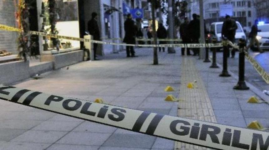 Nişantaşı'nda Gece Kul&uuml;b&uuml;ne Kurşun Yağmuru: 1 &Ouml;l&uuml;, 2 Yaralı