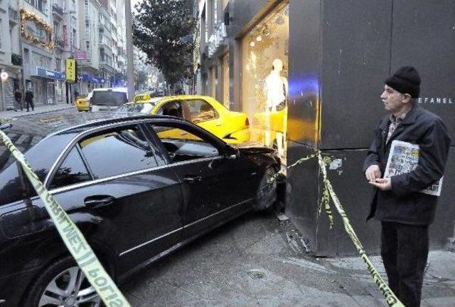 Nişantaşı nda Gece Kul&uuml;b&uuml;ne Kurşun Yağmuru: 1 &Ouml;l&uuml;, 2 Yaralı 2