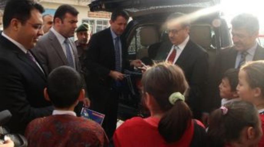 Vali Ali İhsan Su&rsquo;nun &Ccedil;ocuk Sevgisi