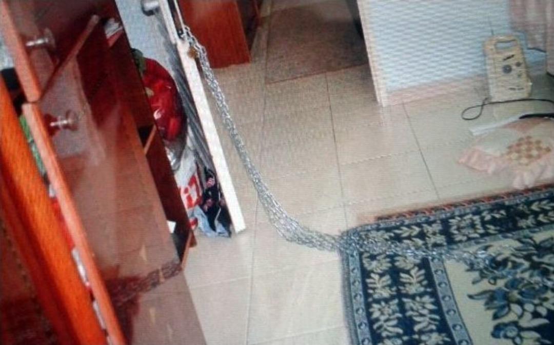 Babasının Zincire Vurduğu Kız &Ouml;lmek İstedi