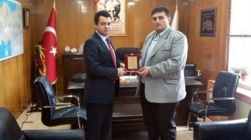 Seyitgazi Kaymakamı Avcı&rsquo;ya Teşekk&uuml;r Plaketi