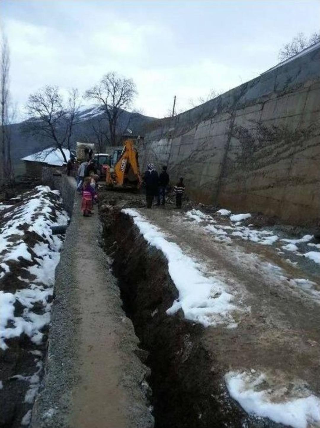Bah&ccedil;esaray&rsquo;da Yol Ve Alt Yapı &Ccedil;alışmaları