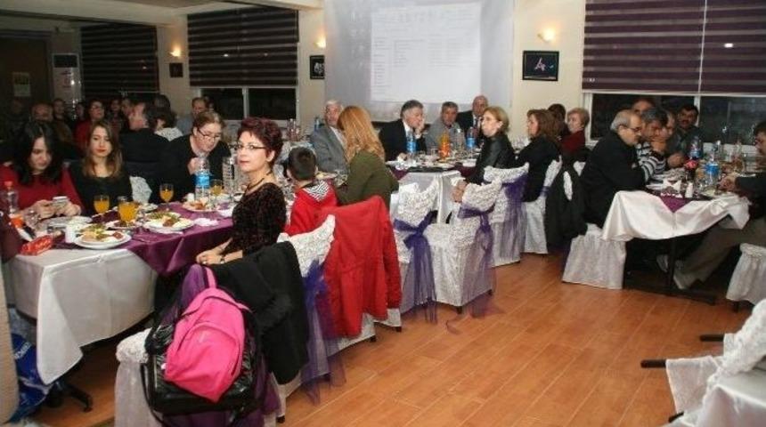 Eğitim Sen &Uuml;yeleri Veda Ve Dayanışma Yemeğinde Bir Araya Geldi