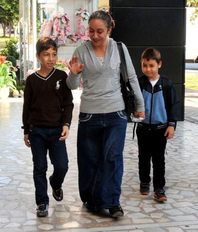 K&uuml;&ccedil;&uuml;k Ali nin Protez Kol Mutluluğu 1