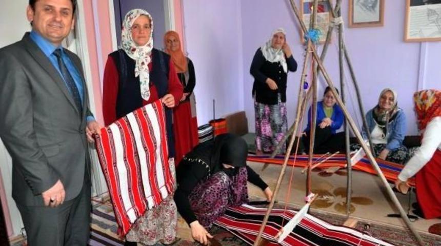 Unutulan 200 Yıllık Cicim Kilimi Yeniden Hatırlandı