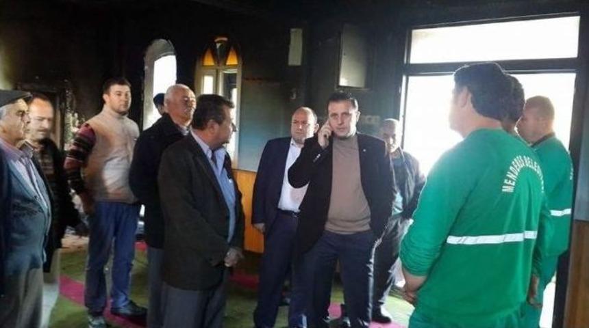 Menderes&rsquo;te Yanan Camiyi Belediye Yenileyecek