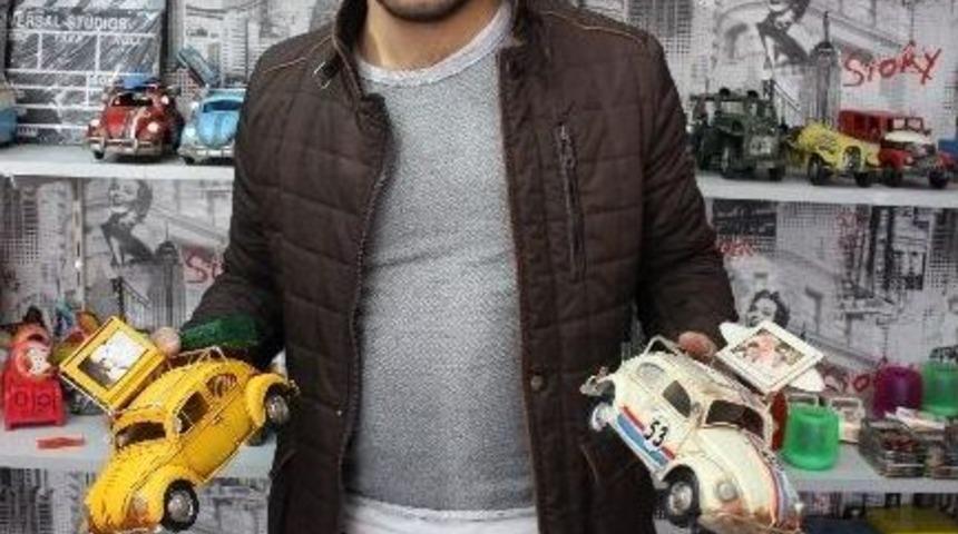 Yılbaşının Yaklaşması Hediyelik Eşya Satıcılarının Y&uuml;z&uuml;n&uuml; G&uuml;ld&uuml;rd&uuml;