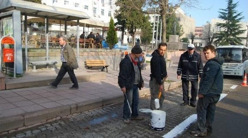 Malkara&rsquo;da Minib&uuml;s Duraklarına Beyaz &Ccedil;izgi