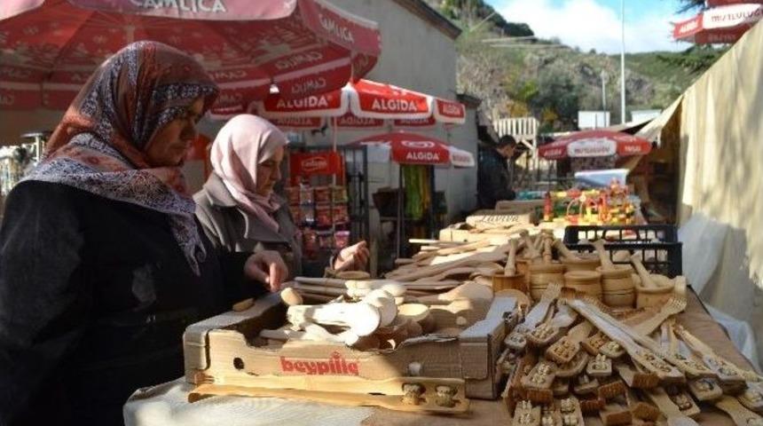 Şeyh Edebali T&uuml;rbesi Yakınındaki Esnaf Yoğunluktan Memnun