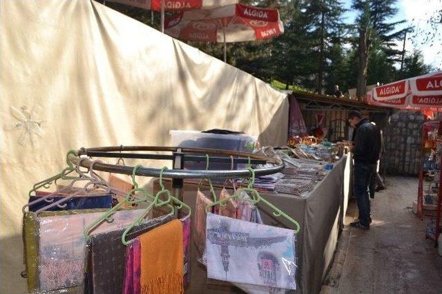 Şeyh Edebali T&uuml;rbesi Yakınındaki Esnaf Yoğunluktan Memnun 1