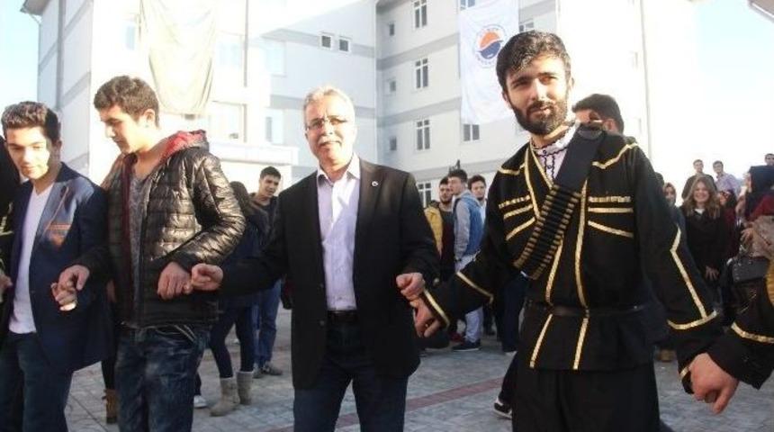 Sinop &Uuml;niversitesi&rsquo;nde Hamsi Şenliği