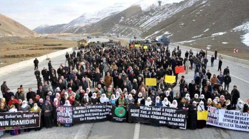İran Sınırında Protesto Yürüyüşü