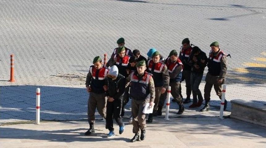 &Ccedil;aldıkları 3 Bin Liralık Televizyonu Bayiye 75 Liraya Satınca Yakalandılar