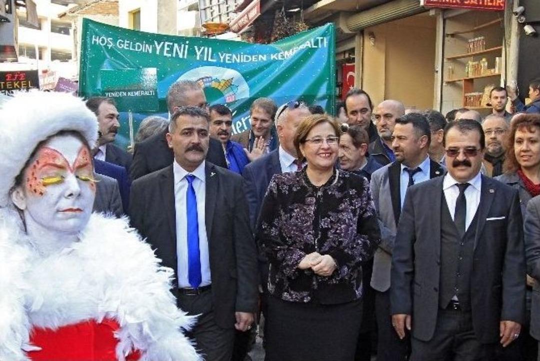 Tarihi Kemeraltı&rsquo;nda Festival Coşkusu