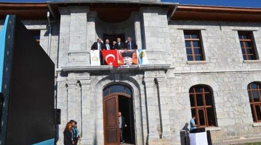 Restorasyonu Biten Tarihi Binayı Bakan Eker Sinevizyonla Açtı