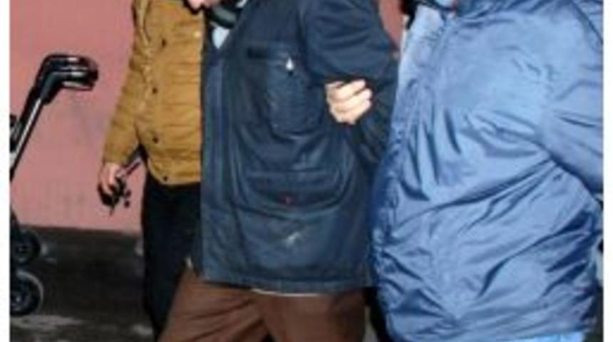 Camiden Yardım Parasını &Ccedil;alan Faslı Yakalandı