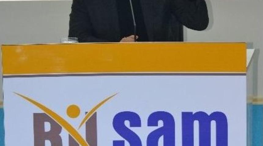 &rsquo;k&uuml;rt Meselesi Ve &Ccedil;&ouml;z&uuml;m&uuml;n Zorlu Yolları&rsquo; Konulu Bir Konferansı