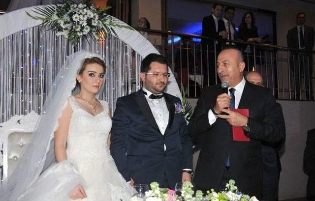 Bakan Çavuşoğlu Alanya’da Nikah Şahitliği Yaptı