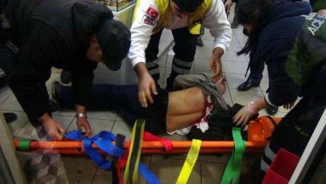 Yengesini Ve Erkek Arkadaşını Sopayla D&ouml;vd&uuml; 1