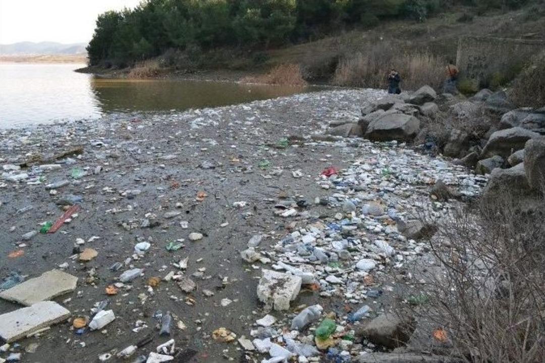 G&ouml;let &Ccedil;&ouml;pl&uuml;ğe D&ouml;nd&uuml;