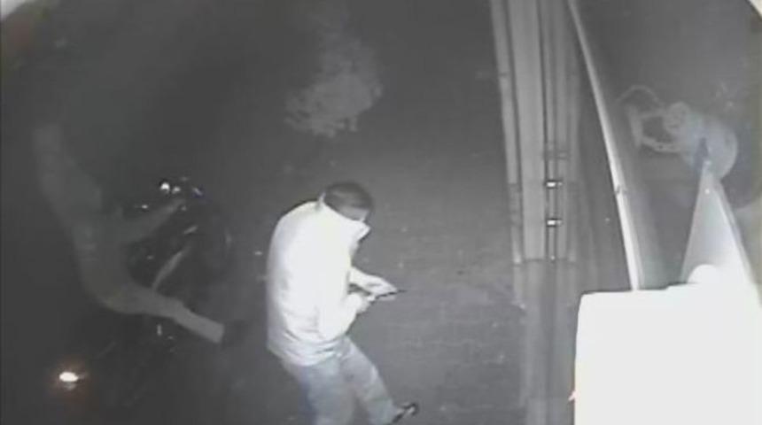 Motorlu Telefon Hırsızları Kamerada