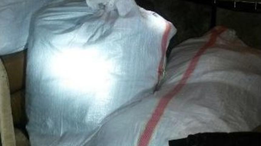 Asayiş Ekipleri Otoyolda 53 Kilo Esrar Ele Ge&ccedil;irdi