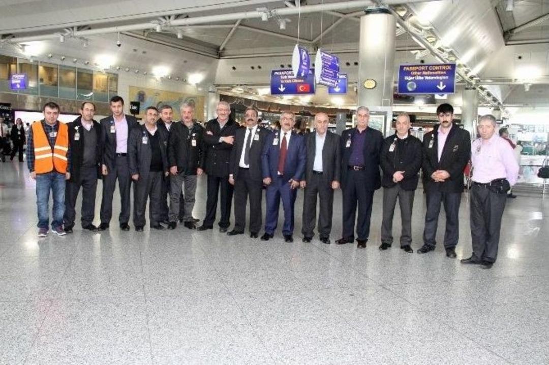 (&ouml;zel Haber) Baba Oğul D&uuml;nyanın Y&uuml;k&uuml;n&uuml; &Ccedil;ekiyorlar