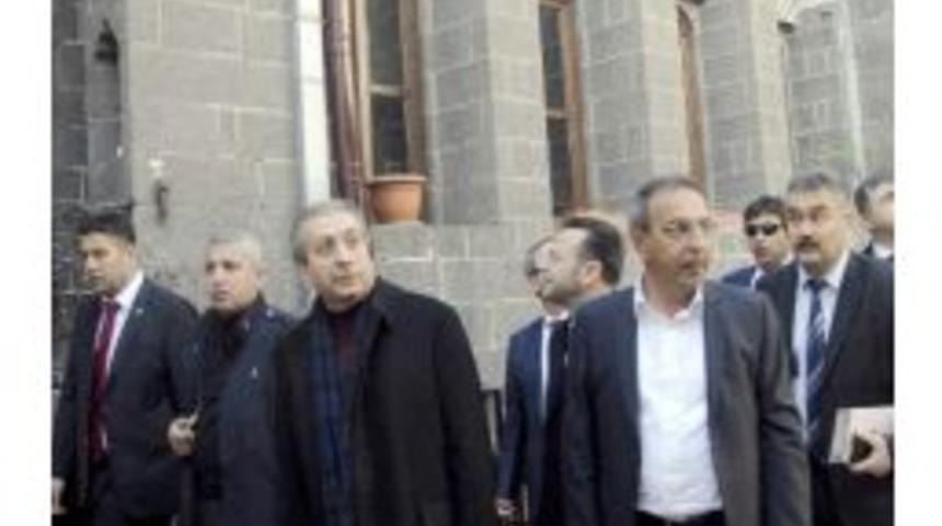 Bakan Eker&rsquo;den Diyarbakır&rsquo;daki Olaylara İlişkin A&ccedil;ıklama