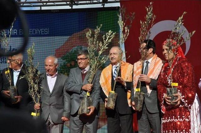 Başkan Gen&ccedil;er&rsquo;den, 1 Milyon Fidan Dağıtımına Anlamlı Destek 1