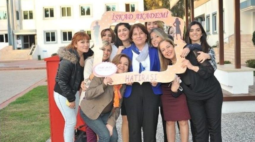 İşkad Akademi İlk Mezunlarını Verdi