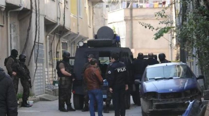'mehdi' Olduğunu S&ouml;yleyip, Pompalı T&uuml;fekle Ateş A&ccedil;tı; 3 Polis Yaralı (2)