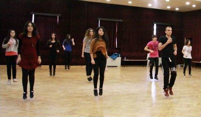 (özel Haber) Türkiye’de Bir İlk, Zumba Artık Üniversitede