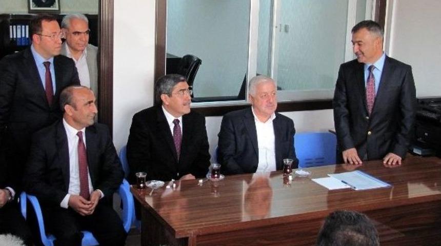 Uzer Ve &Ouml;zke&ccedil;eci&rsquo;nin İl&ccedil;e Ziyaretleri