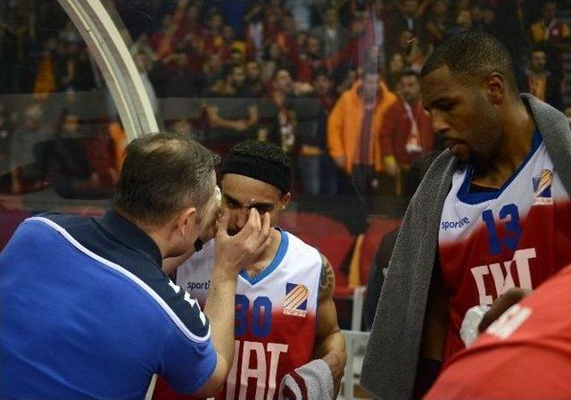 Galatasaray Lıv Hospital - Tofaş Maçında Olay Çıktı