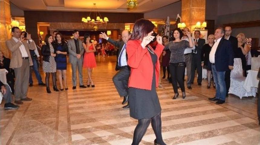 Gazeteciler Balosunda Başkanlar Zeybek Oynadı