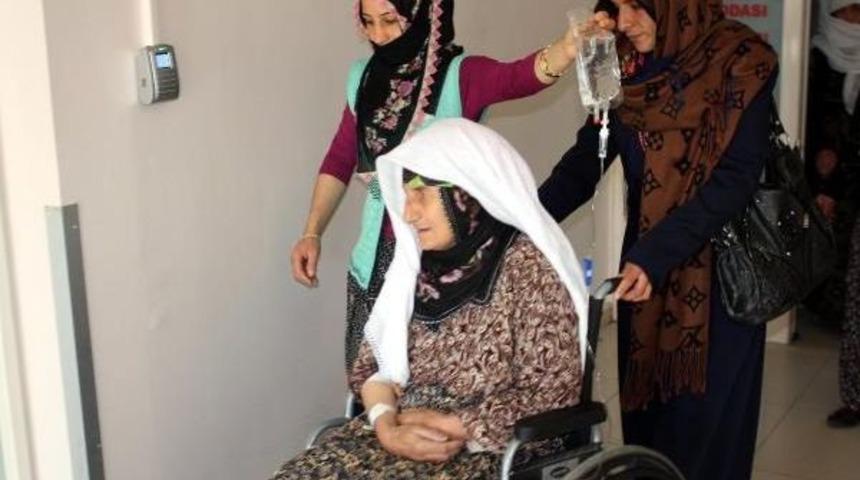 D&uuml;ğ&uuml;n Yemeğinden 59 Kişi Zehirlendi