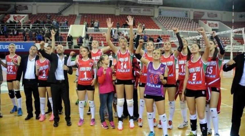 Karşıyaka Asrın Grup-Seramiksan: 3-1