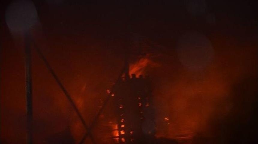 Sapanca&rsquo;da Bulunan Su Fabrikasında Yangın