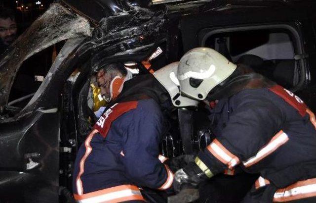 Ey&uuml;p te Kaza; 1 &Ouml;l&uuml;, 1 Yaralı 1