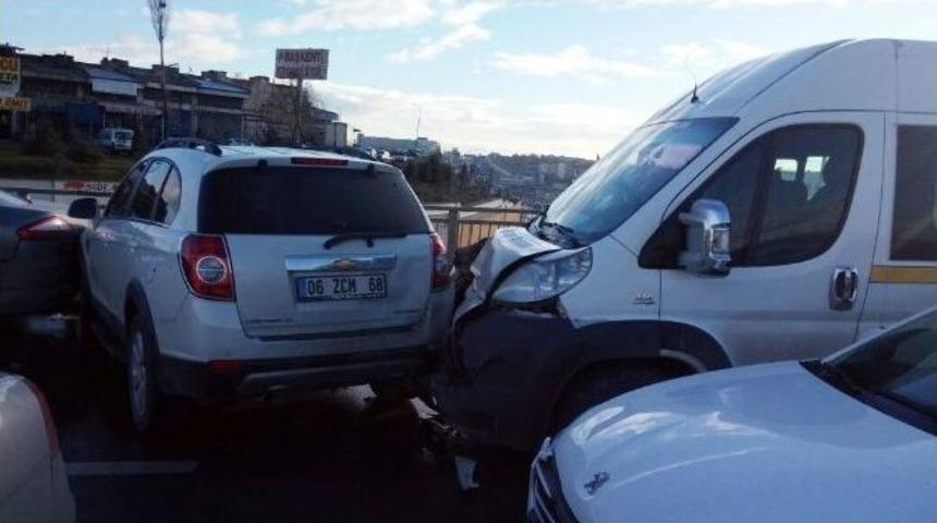 Başkent&rsquo;te Buzlanma Kazalara Neden Oldu