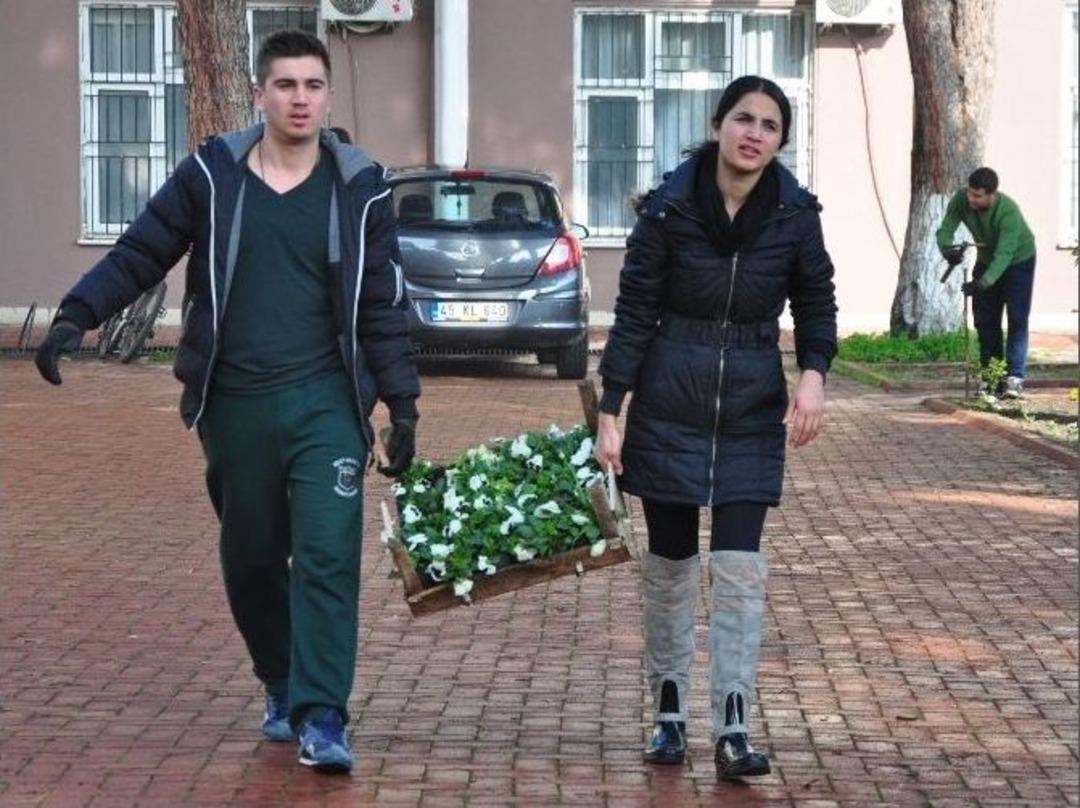 &Ouml;ğretmen Adayları Toplum Bilinciyle Yetiştiriliyor