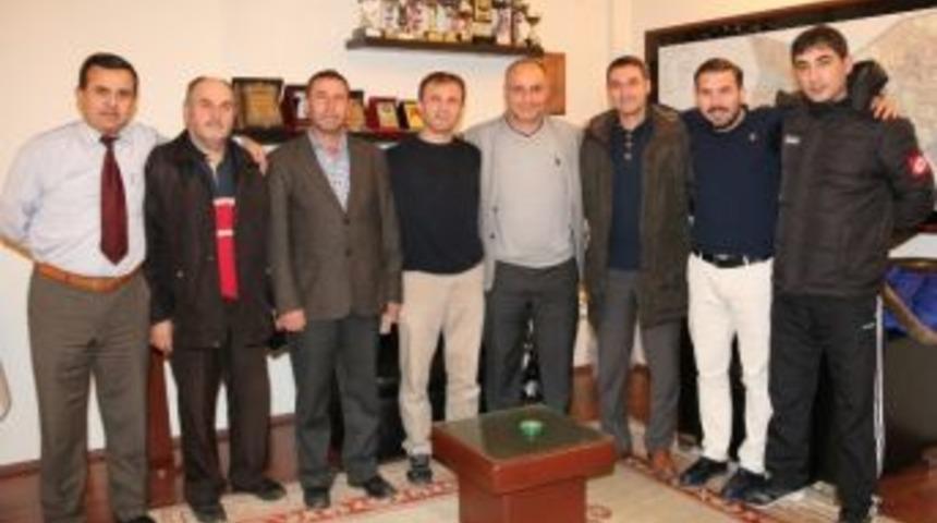 S&uuml;per Amat&ouml;rlerden Nezaket Ziyareti