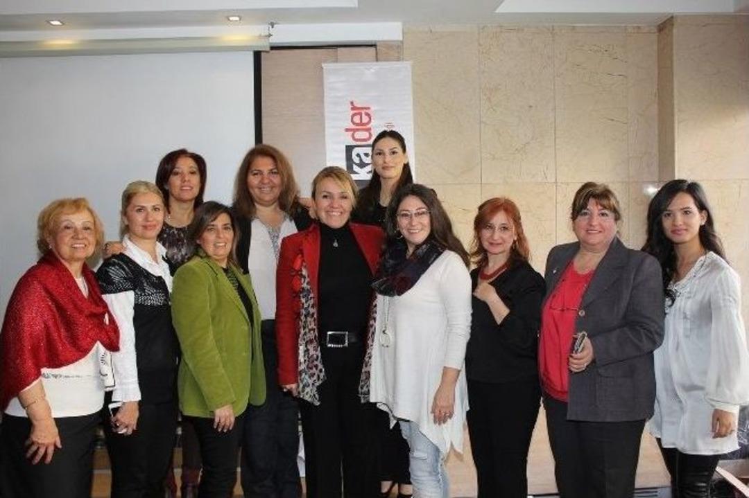 Urla&rsquo;da Kadının Siyasetteki Yeri Tartışıldı