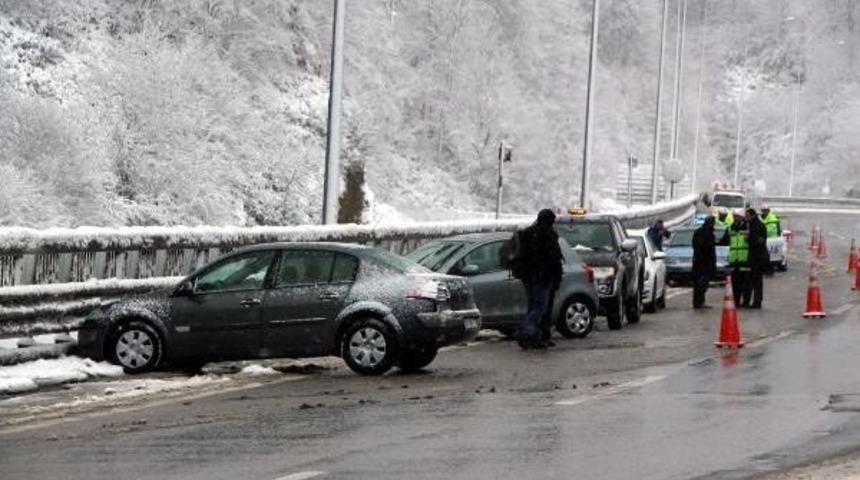 Bolu Dağı'nda 6 Ara&ccedil; Birbirine Girdi: 1 Yaralı