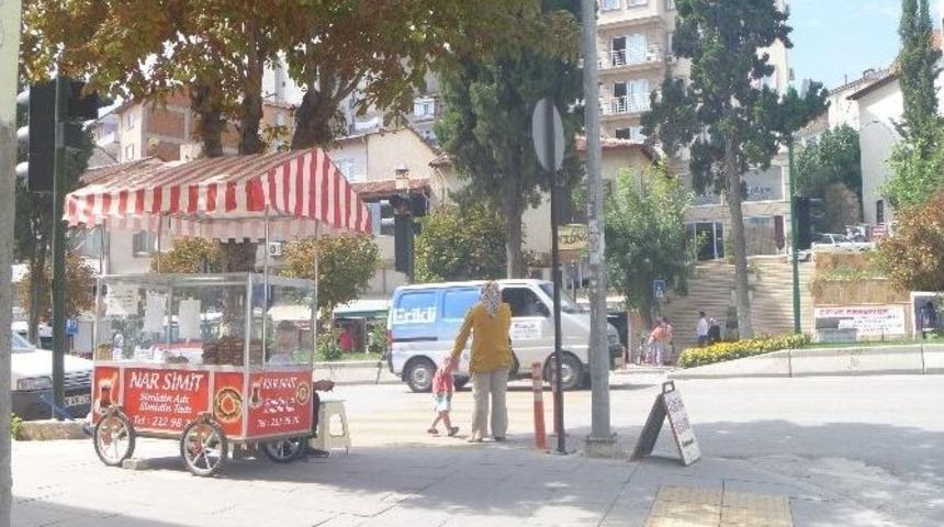 Seyyar Simit&ccedil;ilerin Yerleri Zabıta Ekiplerince D&uuml;zenlendi