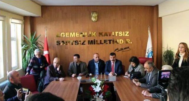 Chp'li Berberoğlu: Hdp, Akp İle Olan Pazarlığını Açıklasın