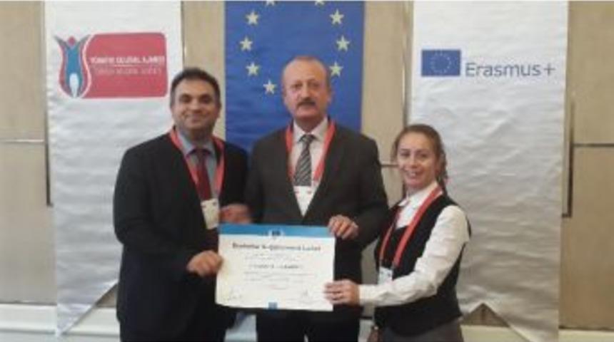 Celal Bayar &Uuml;niversitesi&rsquo;ne Diploma Eki (de) Etiketi &Ouml;d&uuml;l&uuml;