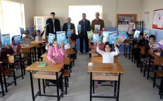 Silopi’Deki Köy Okuluna İzmir Başarıspor Kulübünden Yardım